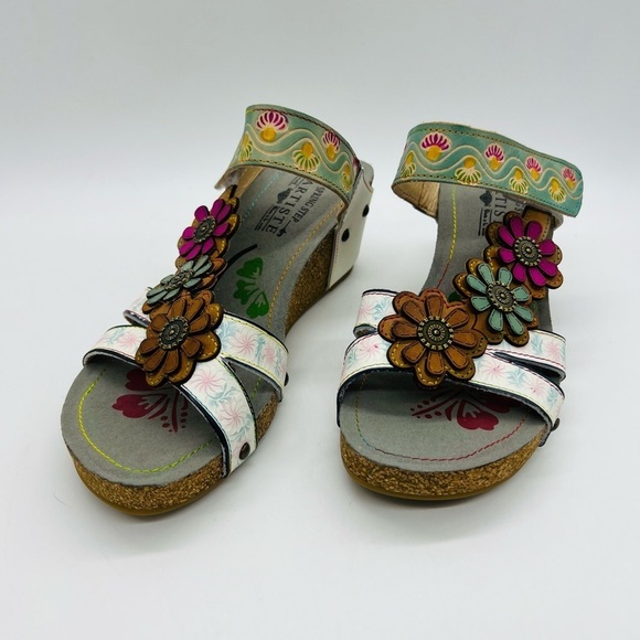 L’ ARTISTE WOMENS BOHO FLORAL LEATHER WEDGE CORK SANDALS NWOT SIZE 9 - Picture 1 of 15